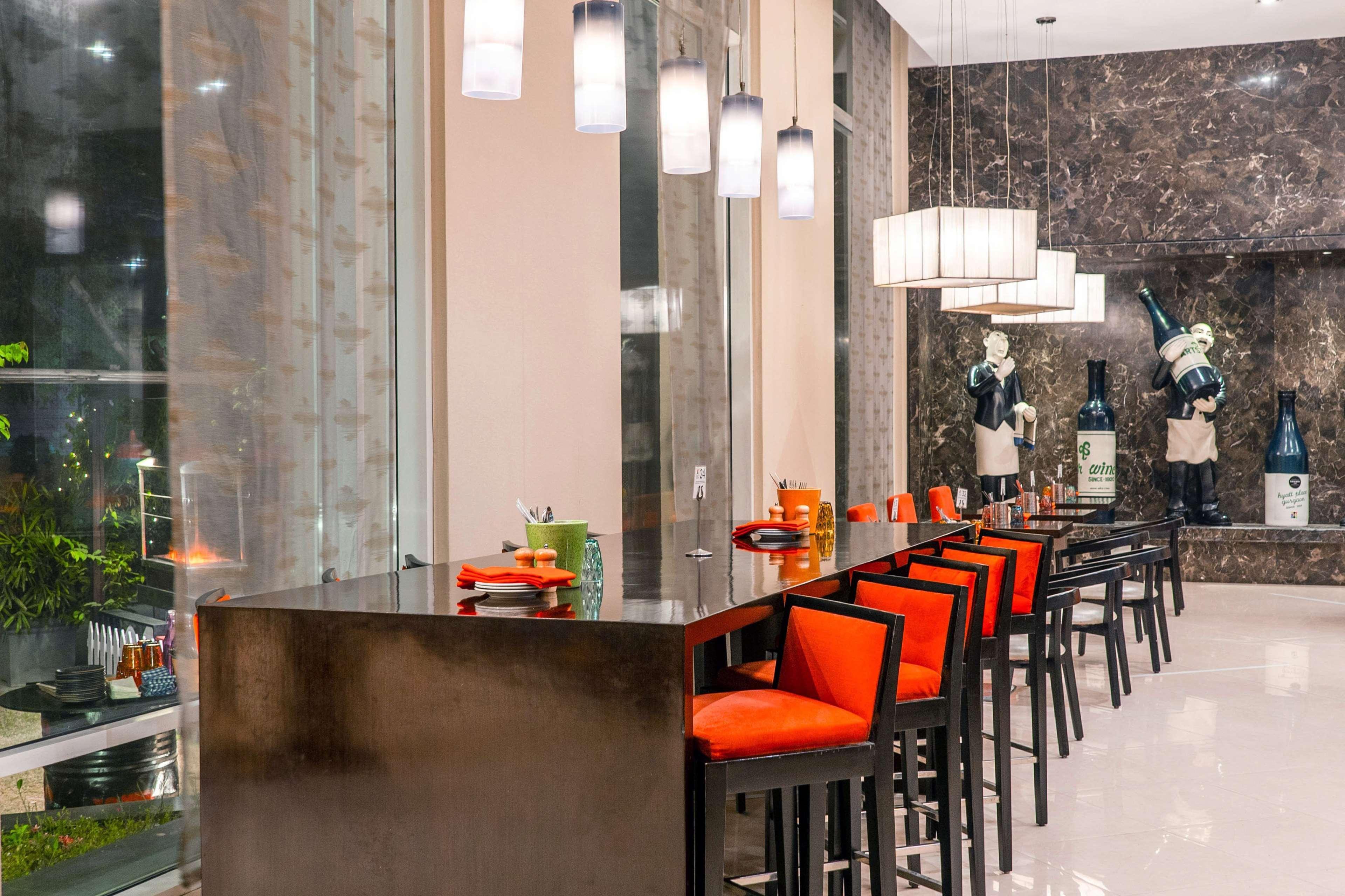 حياة بلايس جورجاون أوديوج فيهار غورغاون المظهر الخارجي الصورة The bar at the lobby