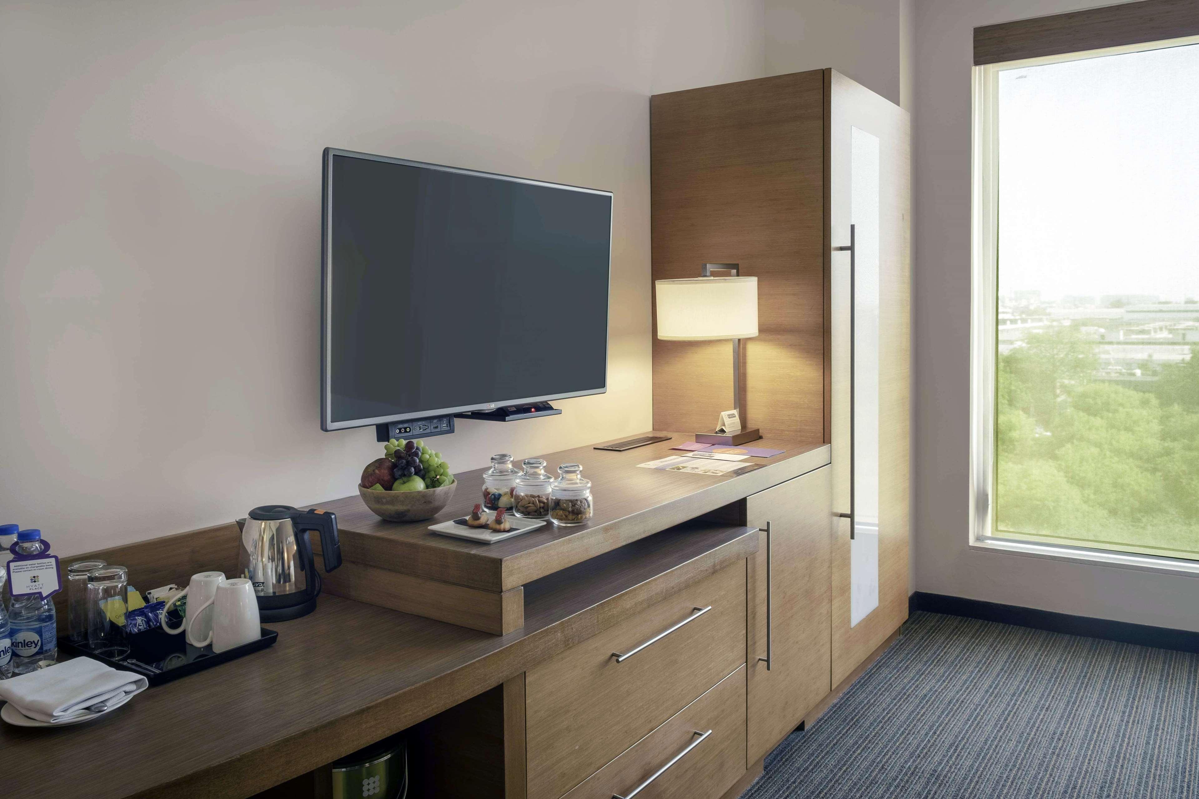 حياة بلايس جورجاون أوديوج فيهار غورغاون المظهر الخارجي الصورة A typical room at the Hilton Garden Inn