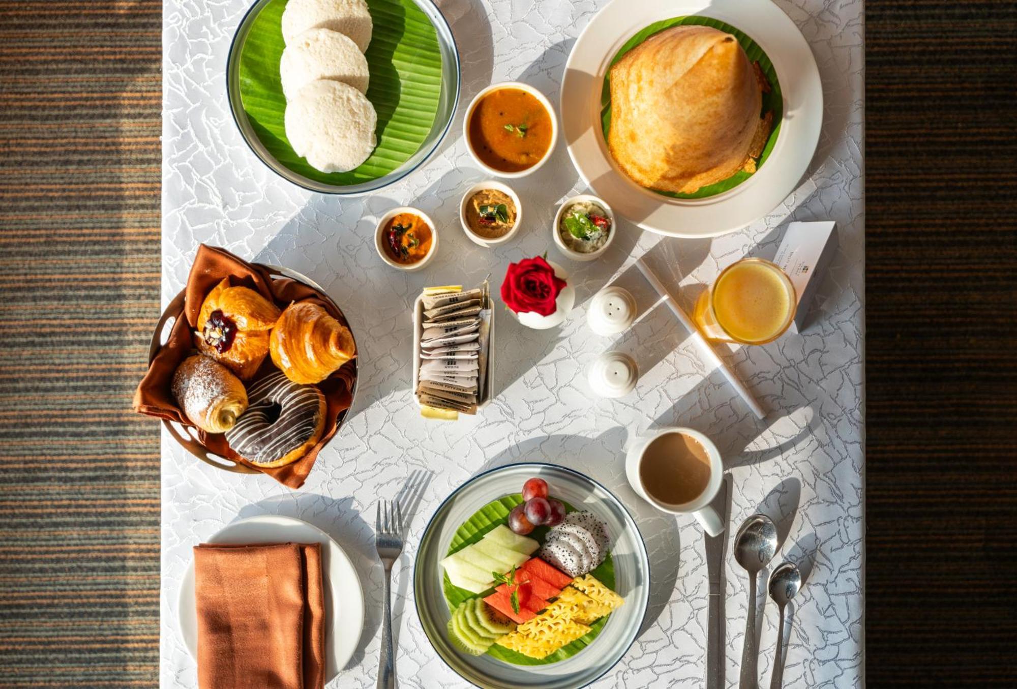 حياة بلايس جورجاون أوديوج فيهار غورغاون المظهر الخارجي الصورة A typical vegetarian meal served on board